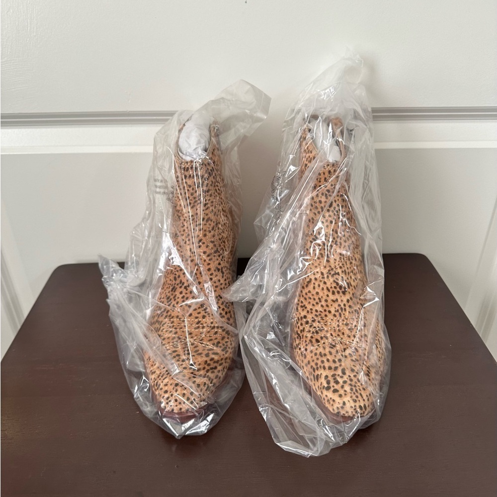 Dolce Vita Silma Bootie Leopard Calf Hair Size 9 - Picture 10 of 12